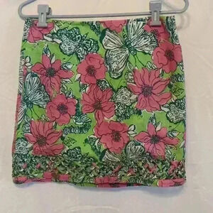 Adorable Lilly Pulitzer Skirt with lattice trim on hemline.  EUC. Size 2